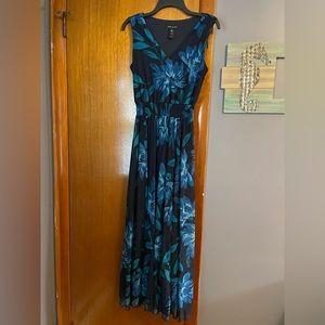 Sleeveless long maxi dress black with turquoise and blue flower designs